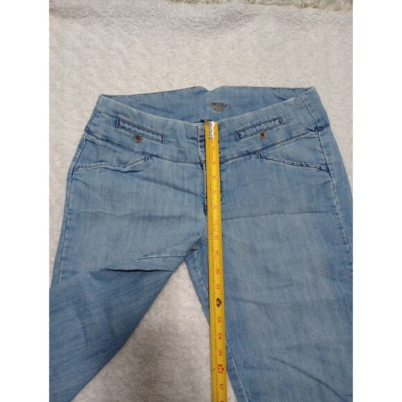 Lee Riders Jean Shorts Women’s Sz 7/8M Bermuda Blue Denim Botton And Zipper - Picture 3 of 12